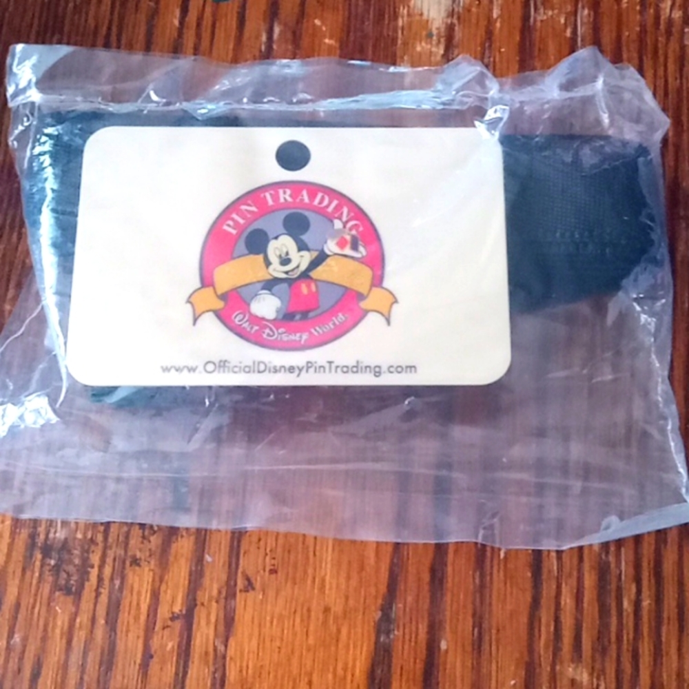 Disney pin trading strap (Pluto Pin)
